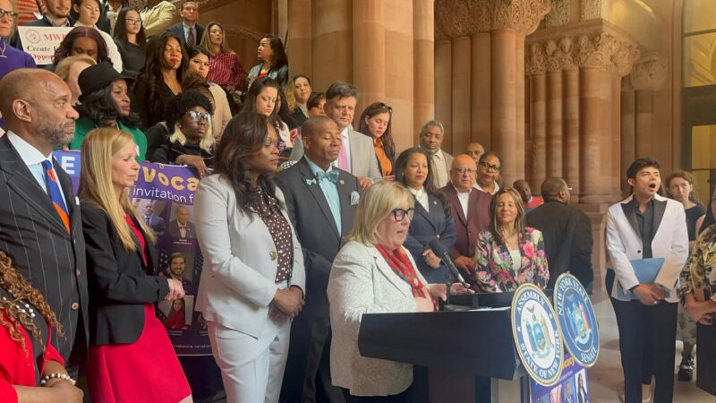 Lawmakers Want Senior Dental Care On Marketplace